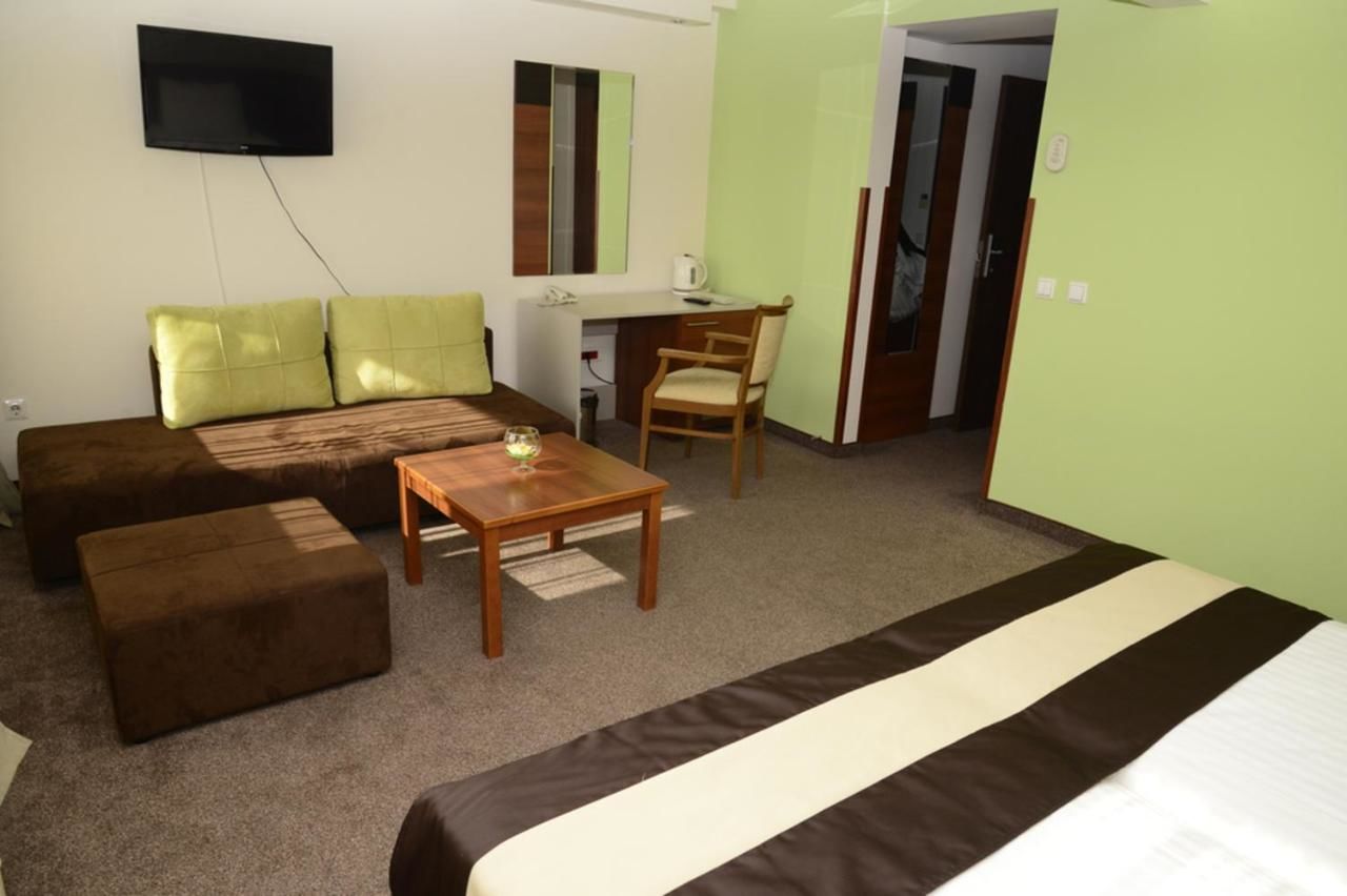 Отель Hotel Forum София