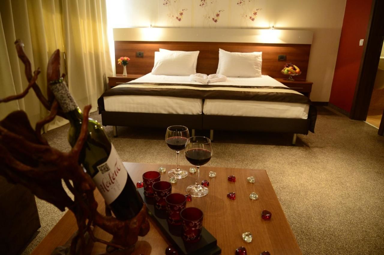 Отель Hotel Forum София
