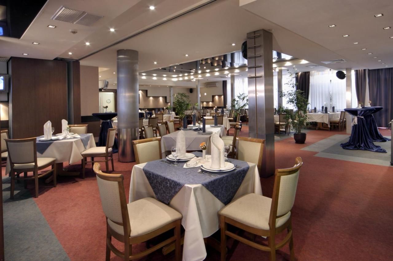 Отель Hotel Forum София-33