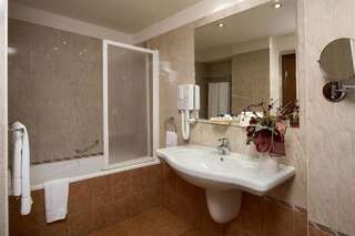 Отель Hotel Forum София Люкс-4