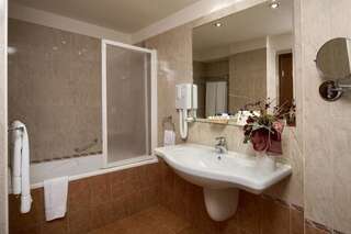 Отель Hotel Forum София Люкс-7