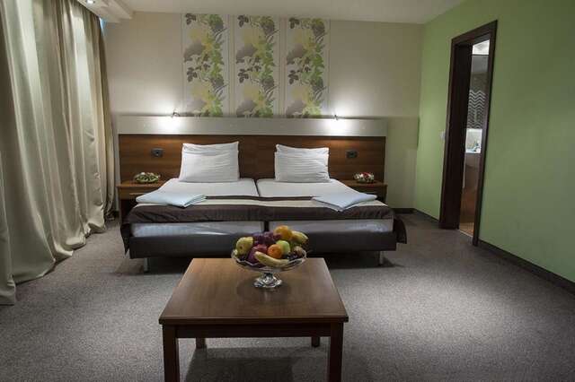 Отель Hotel Forum София-30