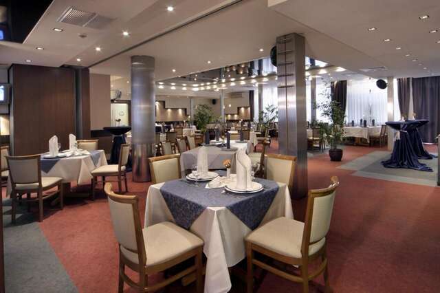 Отель Hotel Forum София-32