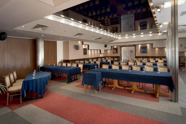 Отель Hotel Forum София-47